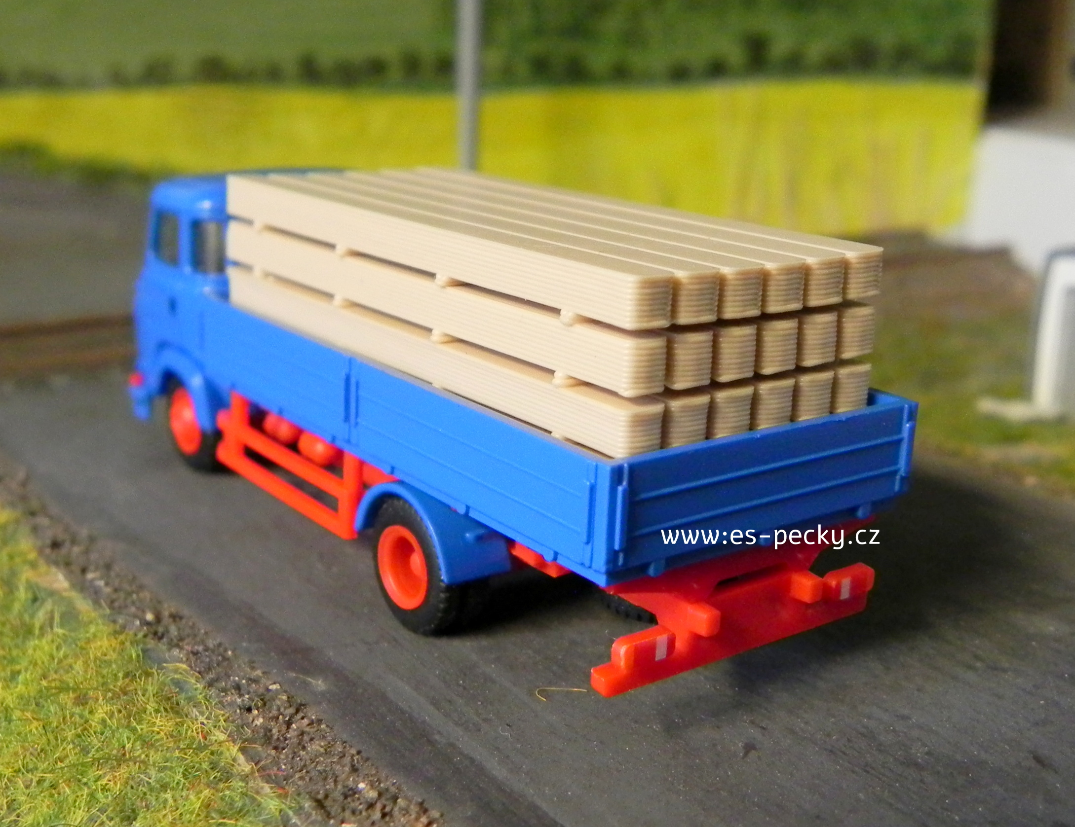 St�edn� tr�my ve �tose