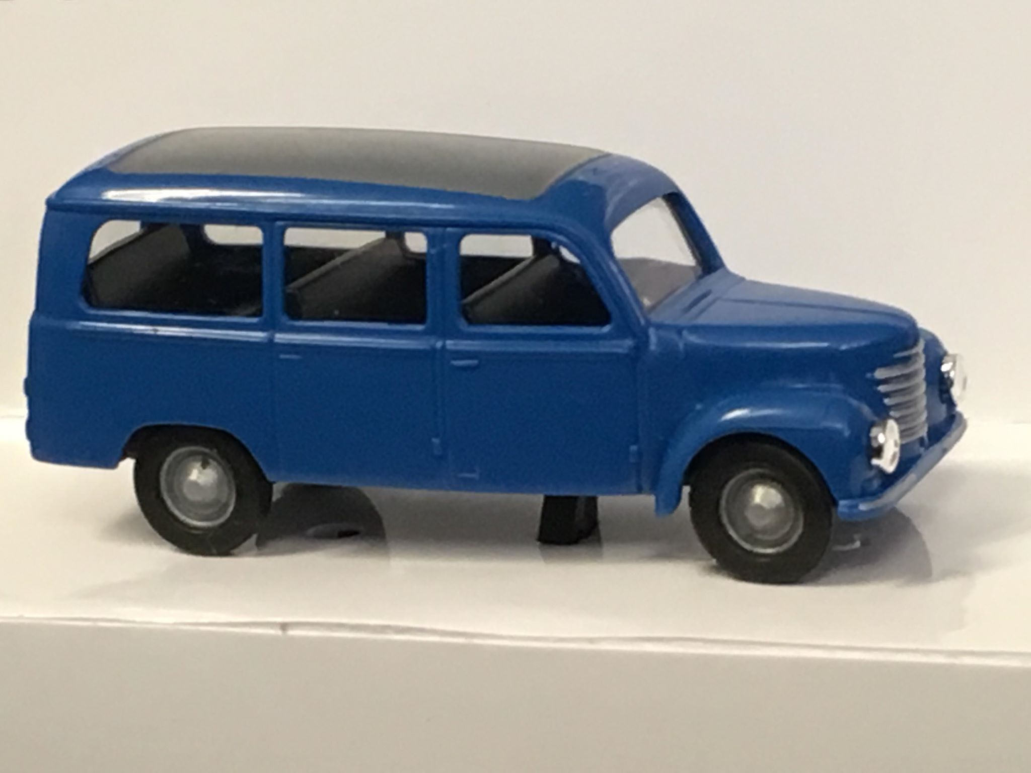 TT Framo bus modr�