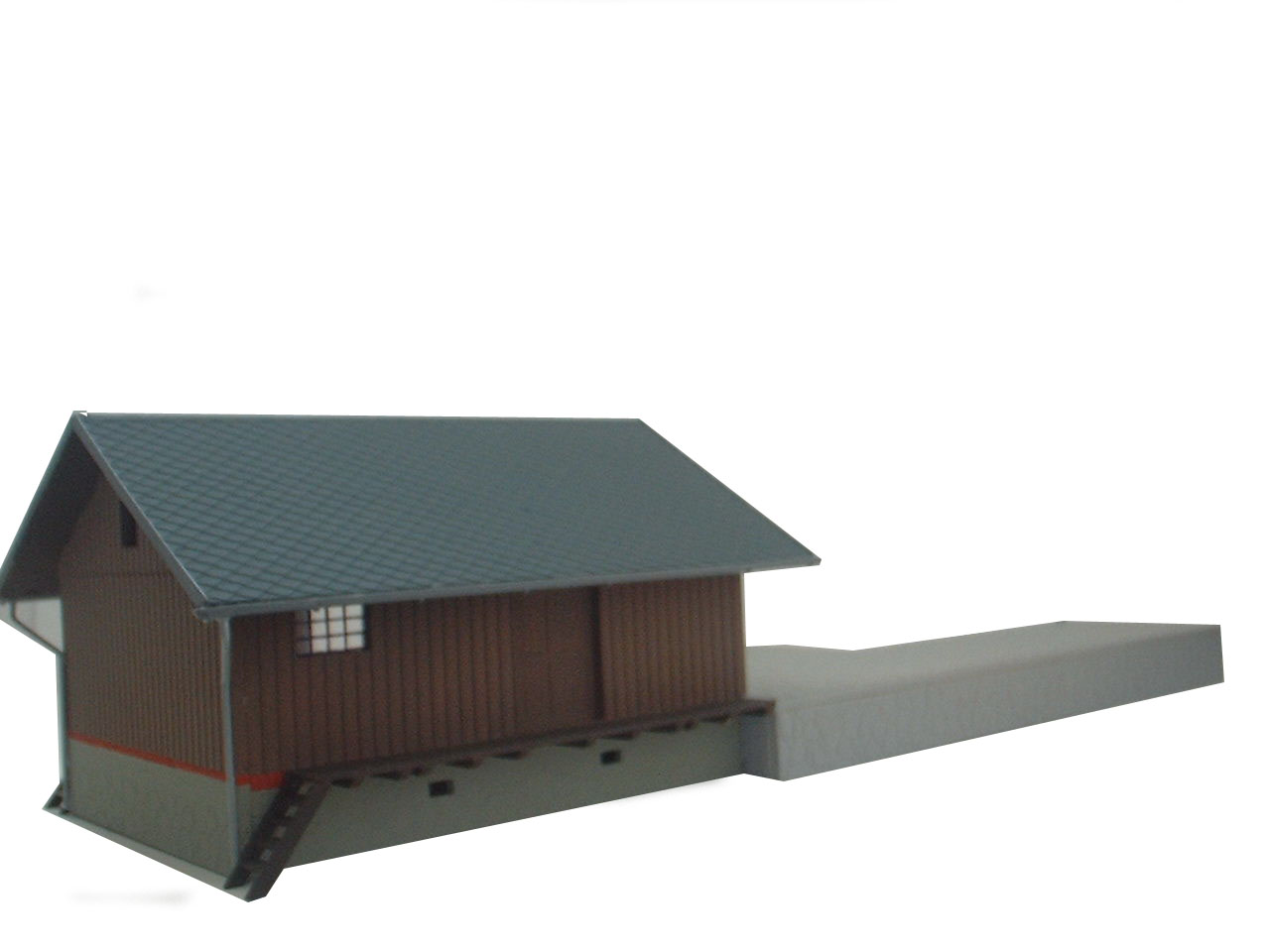 TT Skladi�t� s rampou - nebarven�