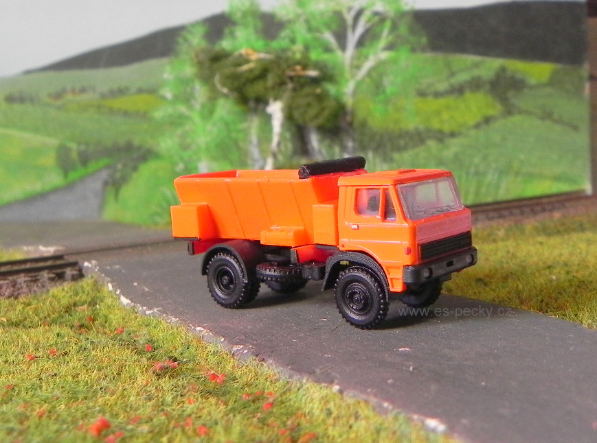 TT N�kladn� v�z LIAZ sypa� - stavebnice