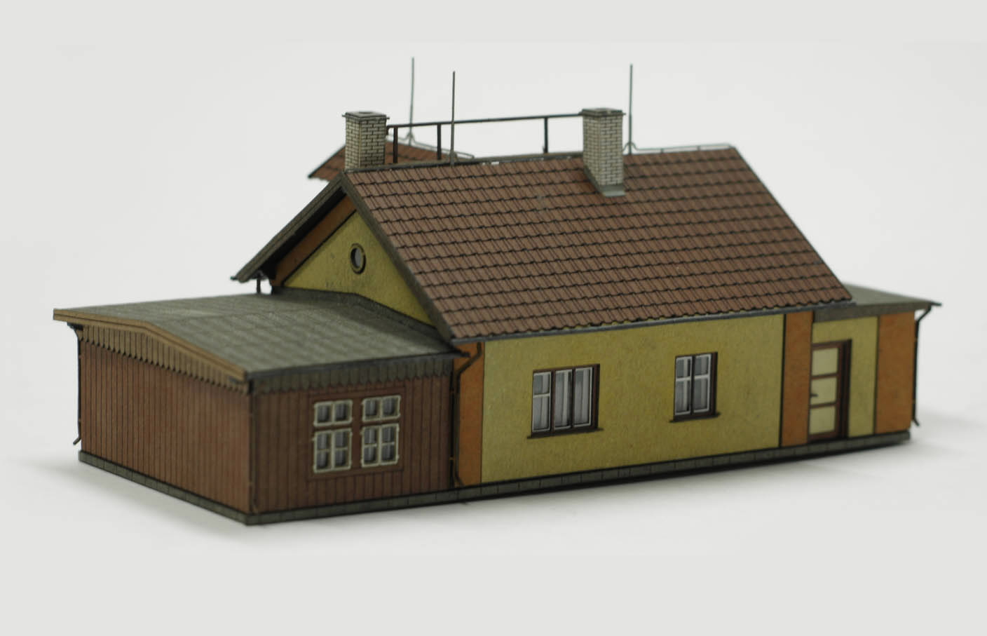 TT Str�n� domek De�tnice - laser cut stavebnice barven�