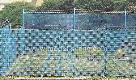 H0 Vysok� plot s ostnat�m dr�tem