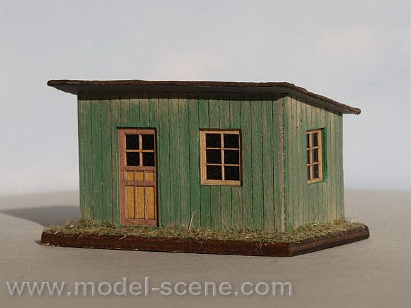 H0 Zast�vka zast�e�en� - zelen� - do vyprod�n� z�sob