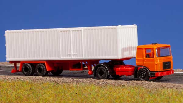 TT MAN s kontejnerov�m n�v�sem