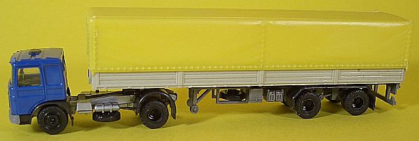 TT MAN a n�v�s s plachtou