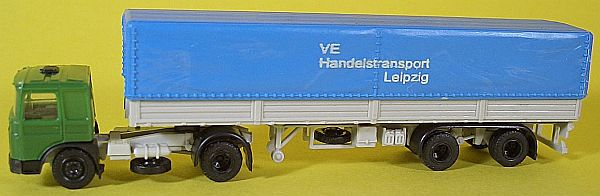 TT MAN a n�v�s s plachtou "Handelstransport Leipzig"