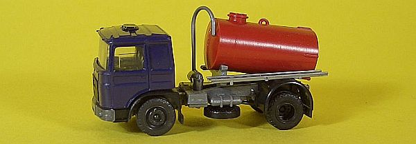 TT MAN s cisternou na fek�lie