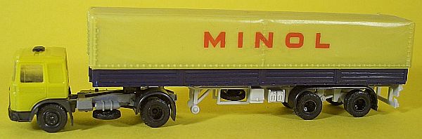 TT MAN a n�v�s s plachtou "Minol"